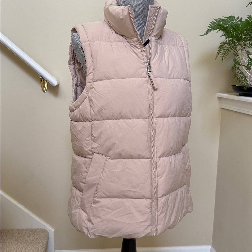 Tommy Hilfiger tan Puffer Vest. Size L.